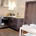Dezo Luxury Town לרנקה